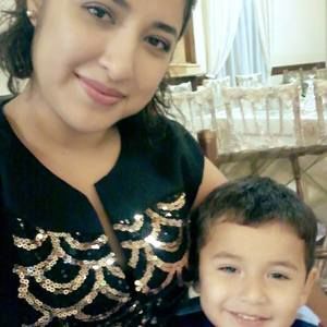 Meet your Posher, Yesenia